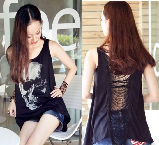 Blusa Caveira com decote nas costas.