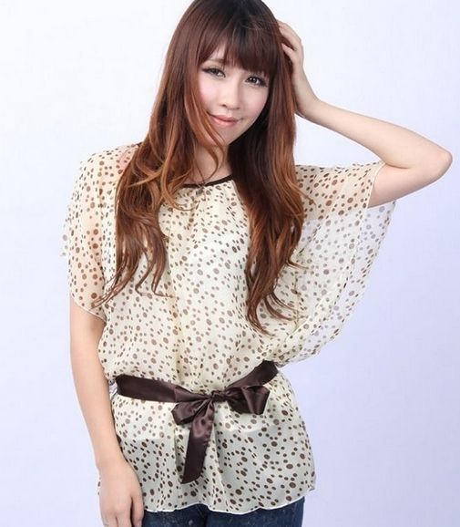 Blusa fina creme de bolinhas marrons