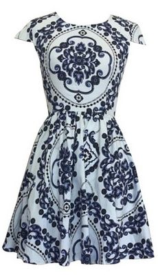 Vestido estampa floral preta.