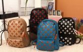 Mochila cruz diversas cores.